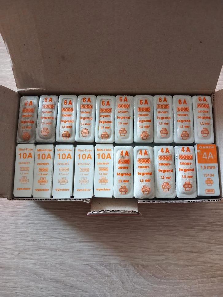 Fusible a broche, Bricolage & Construction, Électricité & Câbles, Neuf, Enlèvement ou Envoi