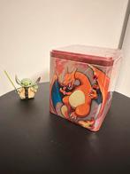 Tin cube 2022 pokemon, Hobby en Vrije tijd, Verzamelkaartspellen | Pokémon, Ophalen of Verzenden, Zo goed als nieuw, Boosterbox