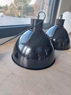 Twee grote hangers in industriële stijl. Zwart gelakt, Ophalen, Zo goed als nieuw