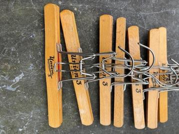 TROUSER HANGERS UNION 3 CINTRES PANTALONS EN BOIS DRP beschikbaar voor biedingen