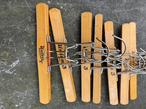 TROUSER HANGERS UNION 3 CINTRES PANTALONS EN BOIS DRP, Kleding | Dames, Kledinghangers, Gebruikt, Hout, Kinderen en Volwassenen