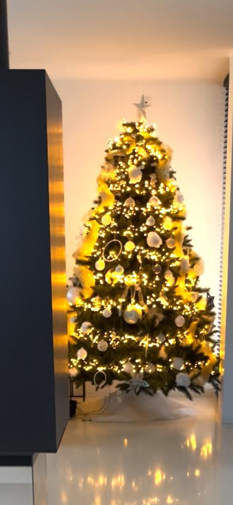 Kerstboom Triumph Tree Frosted H 260 x D 168 cm, Diversen, Kerst, Zo goed als nieuw, Ophalen