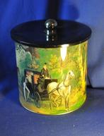 boite en fer ronde et haute decor caleche et cheval, Enlèvement ou Envoi, Utilisé, Biscuits, Autres marques