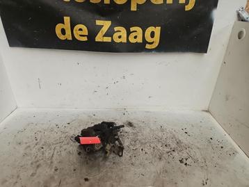 Remklauw (Tang) links-achter van een Opel Zafira C beschikbaar voor biedingen