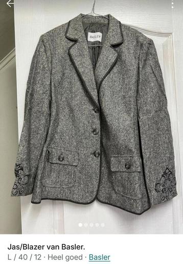 Dameskleding, maat L. 
 beschikbaar voor biedingen