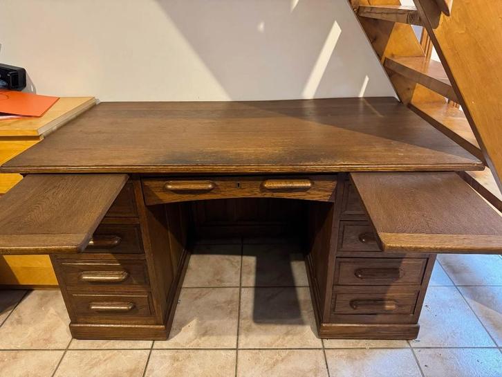 bureau en chêne massif de belle qualité., Huis en Inrichting, Overige Huis en Inrichting, Gebruikt, Ophalen