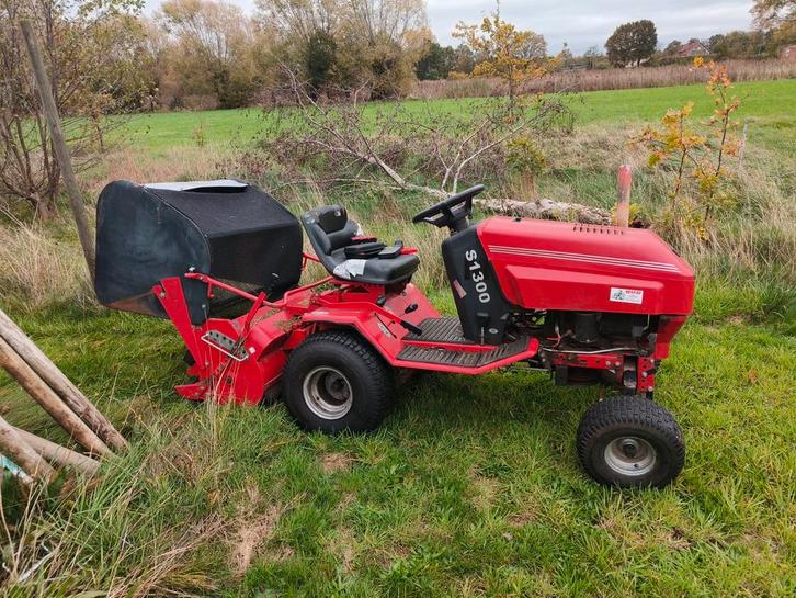 Zitmaaier met borstel en grote kiep/opvangbak, Tuin en Terras, Zitmaaiers, Gebruikt, Opvangbak, Ophalen