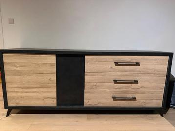 Dressoir kast met lades  beschikbaar voor biedingen