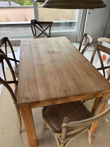 Teak eettafel beschikbaar voor biedingen