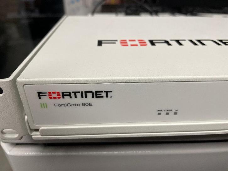 Firewall FortiGate 60E, Computers en Software, Routers en Modems, Zo goed als nieuw, Router, Ophalen