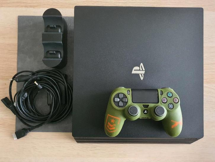 PS4 Pro, Consoles de jeu & Jeux vidéo, Consoles de jeu | Sony PlayStation 4, Comme neuf, Pro, 1 TB, Avec 1 manette, Avec jeux