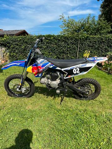 YCF Bigy 150cc Pitbike – Red Bull Edition – Perfecte staat beschikbaar voor biedingen