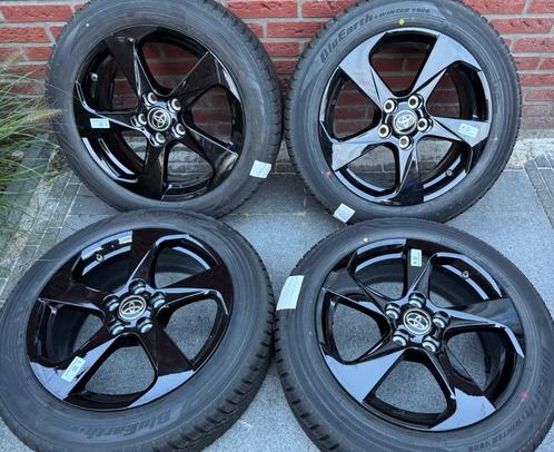Orig 17 inch winterbanden set Toyota Prius Hybrid v.a 2023, Auto-onderdelen, Banden en Velgen, Band(en), Winterbanden, 17 inch