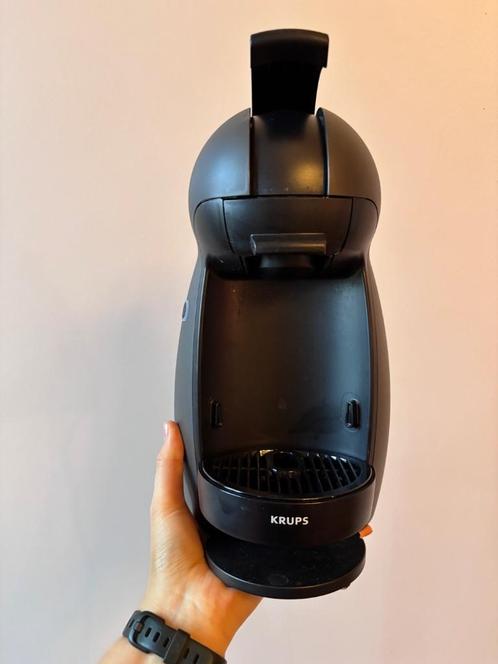 Krups Nescafé Dolce Gusto Piccolo XS (capsule‑koffiemachine), Elektronische apparatuur, Koffiezetapparaten, Gebruikt, Koffiepads en cups