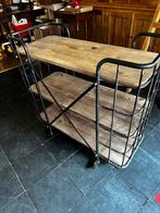 Industrieel serveerwagen, Ophalen