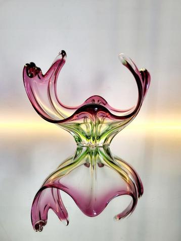 Murano vintage meerkleurige schaal beschikbaar voor biedingen