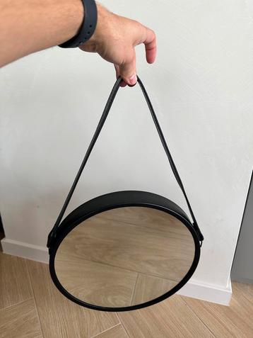 Spiegel diameter 33cm beschikbaar voor biedingen