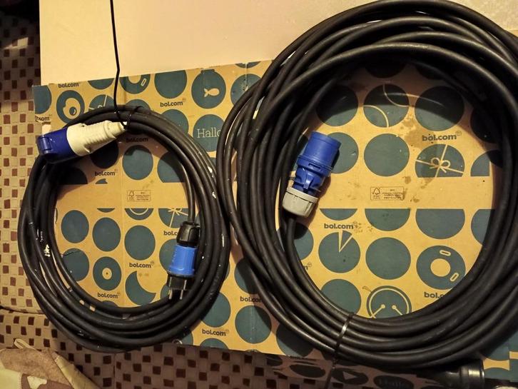 Elektriciteitskabels CEE - 25m + 10m (3G 2,5mm²), Doe-het-zelf en Bouw, Elektriciteit en Kabels, Zo goed als nieuw, Kabel of Snoer