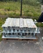 Metalen voetjes voor tuinbouw of dergelijke, Doe-het-zelf en Bouw, Metalen, Ophalen, Zo goed als nieuw