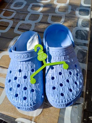 Crocs classic 39/40 beschikbaar voor biedingen