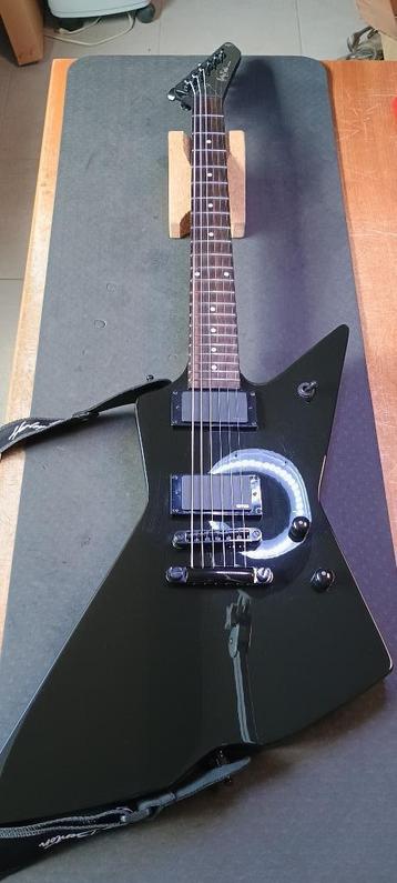 Harley Benton EX-84 EMG - Explorer metal gitaar beschikbaar voor biedingen