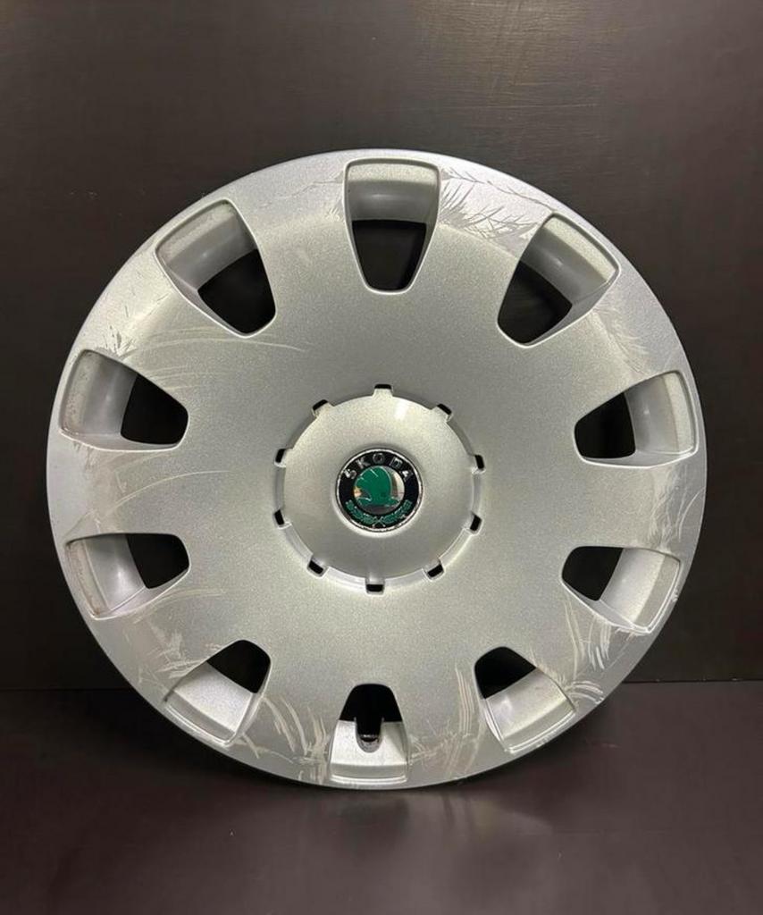 1 Skoda Fabia octavia roomster 15" wieldop, Auto diversen, Wieldoppen, Gebruikt