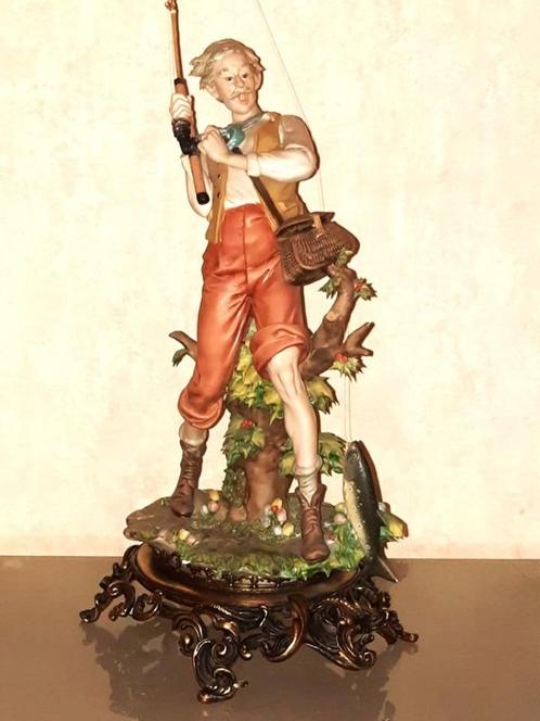 Zeer mooie visser beeld van bisquit op bronzen sokkel- 38 cm, Antiek en Kunst, Kunst | Beelden en Houtsnijwerken, Ophalen
