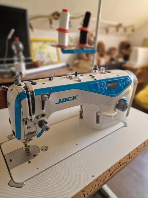 Machine à coudre industrielle Jack A4 et accessoires, Hobby & Loisirs créatifs, Machines à coudre & Accessoires, Comme neuf, Machine à coudre