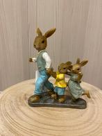 Pâques : 3 lapins sur un piédestal, Enlèvement ou Envoi, Neuf
