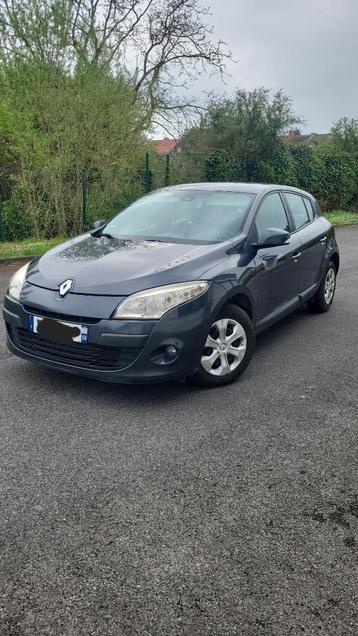 Renault Megane, Autos, Achat, Rétroviseurs électriques, 5 portes, Particulier