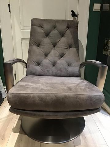 Prachtige design fauteuil  beschikbaar voor biedingen
