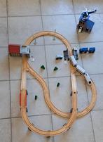 Houten treinspoor met elektrisch treintje, Kinderen en Baby's, Speelgoed | Houten speelgoed, Zo goed als nieuw, Ophalen