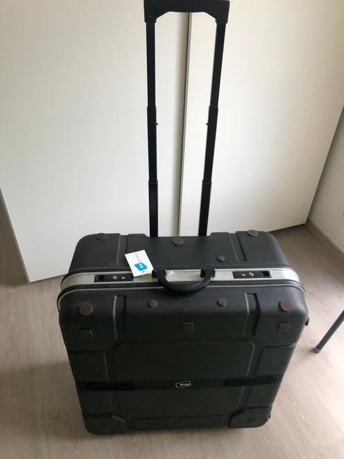 reiskoffer Brompton vouwfiets, Handtassen en Accessoires, Tassen | Reistassen en Weekendtassen, Wieltjes, Ophalen