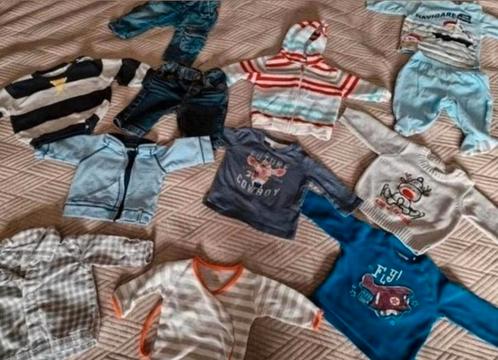 mooi pakket jongenskleding babykleding  maat 50 - 56, Kinderen en Baby's, Babykleding | Baby-kledingpakketten, Zo goed als nieuw