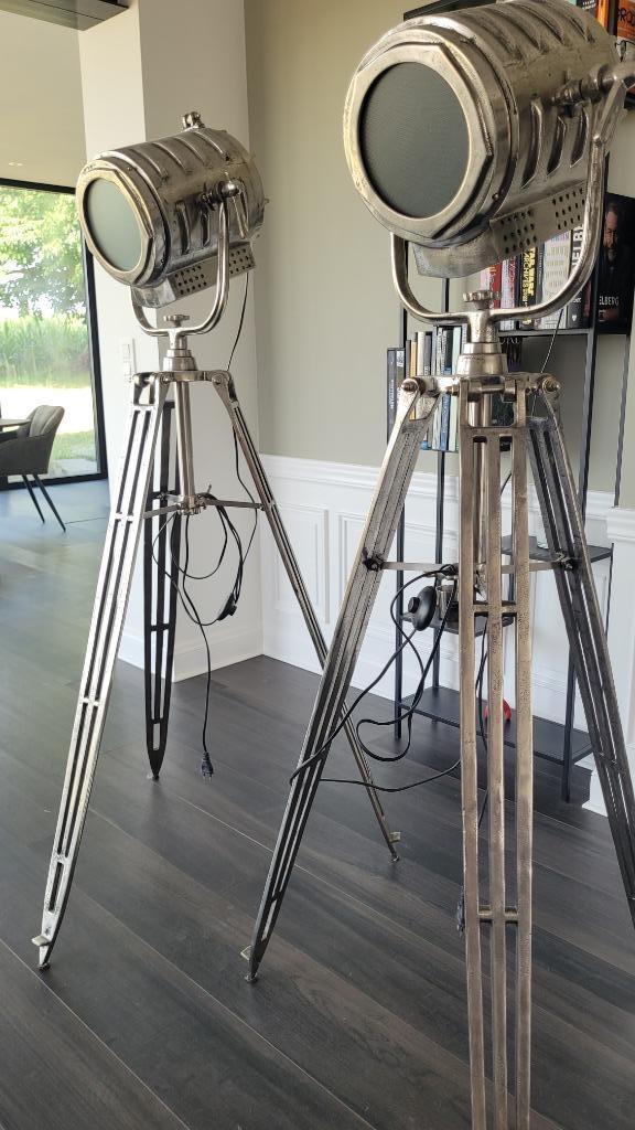 Twee industriële Galway-staande lampen van aluminium/nikkel, Huis en Inrichting, Lampen | Vloerlampen, Zo goed als nieuw, 150 tot 200 cm