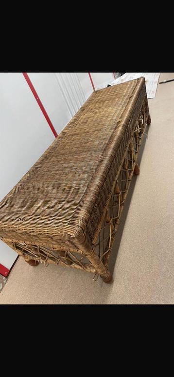 Banc en rotin oblong aux détails élaborés, Enlèvement