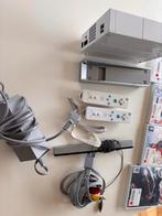 Console WII + 2 manettes + 5 jeux + accessoires, Consoles de jeu & Jeux vidéo, Enlèvement, Comme neuf