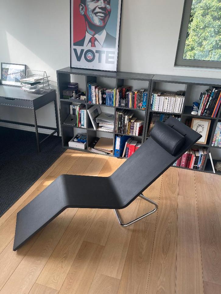 chaise longue MVS de Vitra, Huis en Inrichting, Fauteuils, Zo goed als nieuw, Overige materialen, 50 tot 75 cm, 150 cm of meer