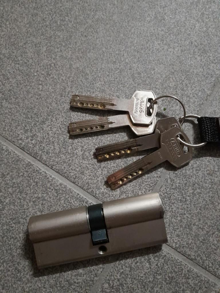 Cilinderslot xd25, Doe-het-zelf en Bouw, Hang- en Sluitwerk, Ophalen, Zo goed als nieuw, Overige materialen, Slot