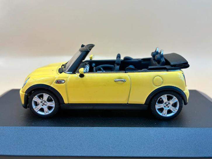 Mini Cooper S Roadster (Type R52) 2004 - AUTOart, Hobby en Vrije tijd, Modelauto's | 1:43, Zo goed als nieuw, Auto, Overige merken