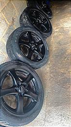 :  4 jantes noires avec pneus – 2 pneus presque neufs, Autos : Divers, Accessoires de voiture, Enlèvement ou Envoi