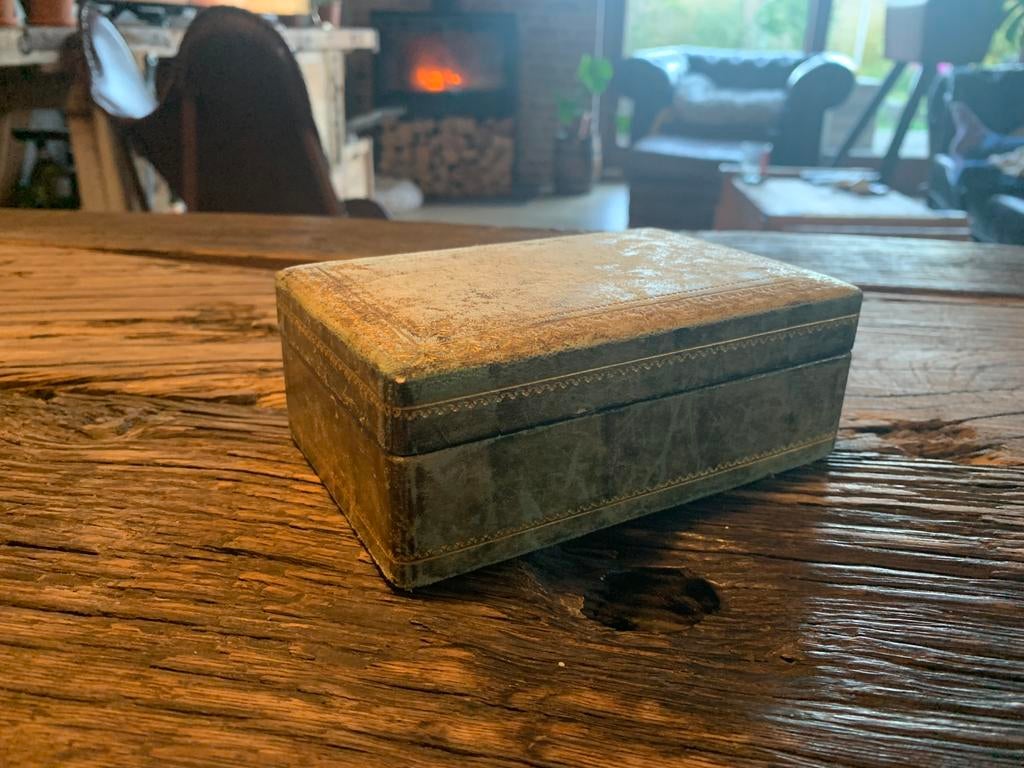 Boîte à bijoux ancienne Boîte vintage, Antiquités & Art, Enlèvement ou Envoi