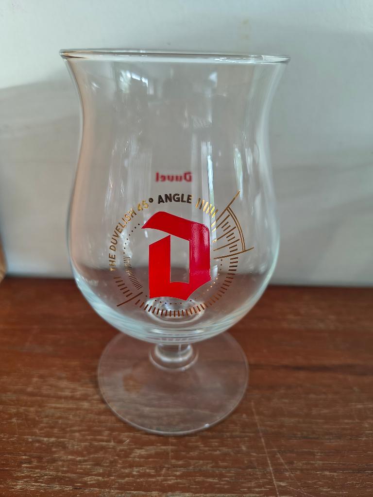 Duvel glas The Duvelish 45 Angle, Verzamelen, Biermerken, Ophalen, Zo goed als nieuw, Glas of Glazen, Duvel