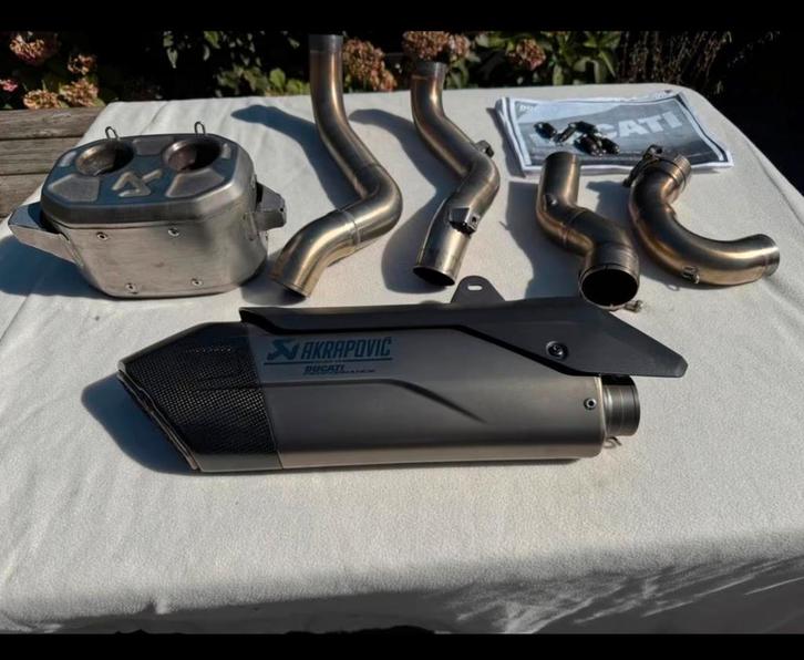 Ducati Akrapovic uitlaatsysteem Multistrada V4 V4S, Motoren, Onderdelen | Ducati, Gebruikt, Ophalen of Verzenden