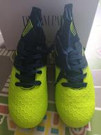Neuf Chaussures de foot crampons neuves – Tailles 38 ou 39, Enlèvement ou Envoi, Chaussures