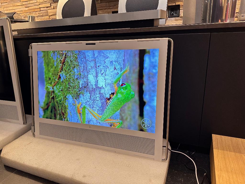 Bang & Olufsen Beoplay V1-32 wit met muurbeugel - B&O, Audio, Tv en Foto, Televisie-accessoires, Ophalen, Info@bang-olufsen.dk