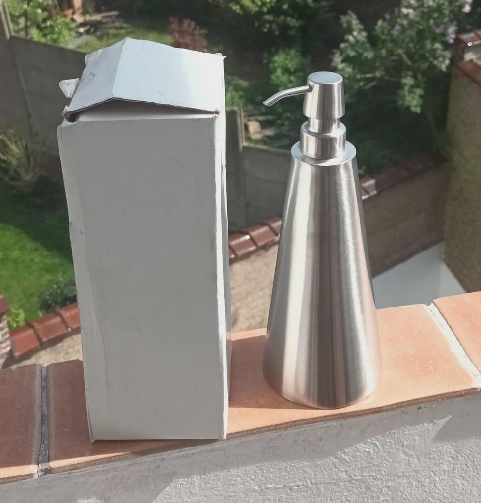 Cause déménagement : Grand Distributeur de Savon Inox XL (70, Maison & Meubles, Cuisine | Casseroles & Poêles, Enlèvement, Neuf