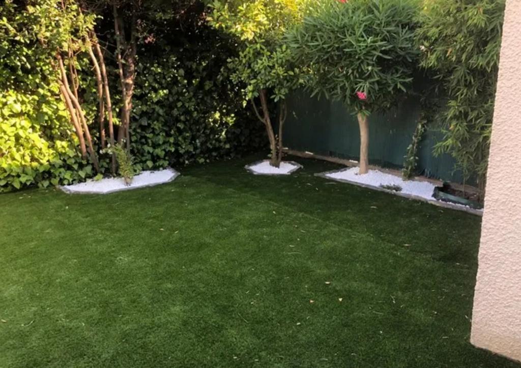 Jardiner, Enlèvement ou Envoi, Comme neuf