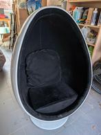 Cocoon ei stoel wit - zwart, Enlèvement, Utilisé, Blanc, Une