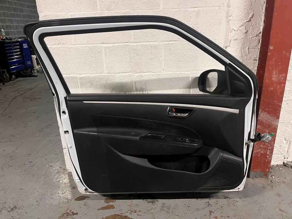 Porte avant gauche et droite suzuki swift (3 portes), Autos : Pièces & Accessoires, Enlèvement ou Envoi, Avant, Suzuki, Porte